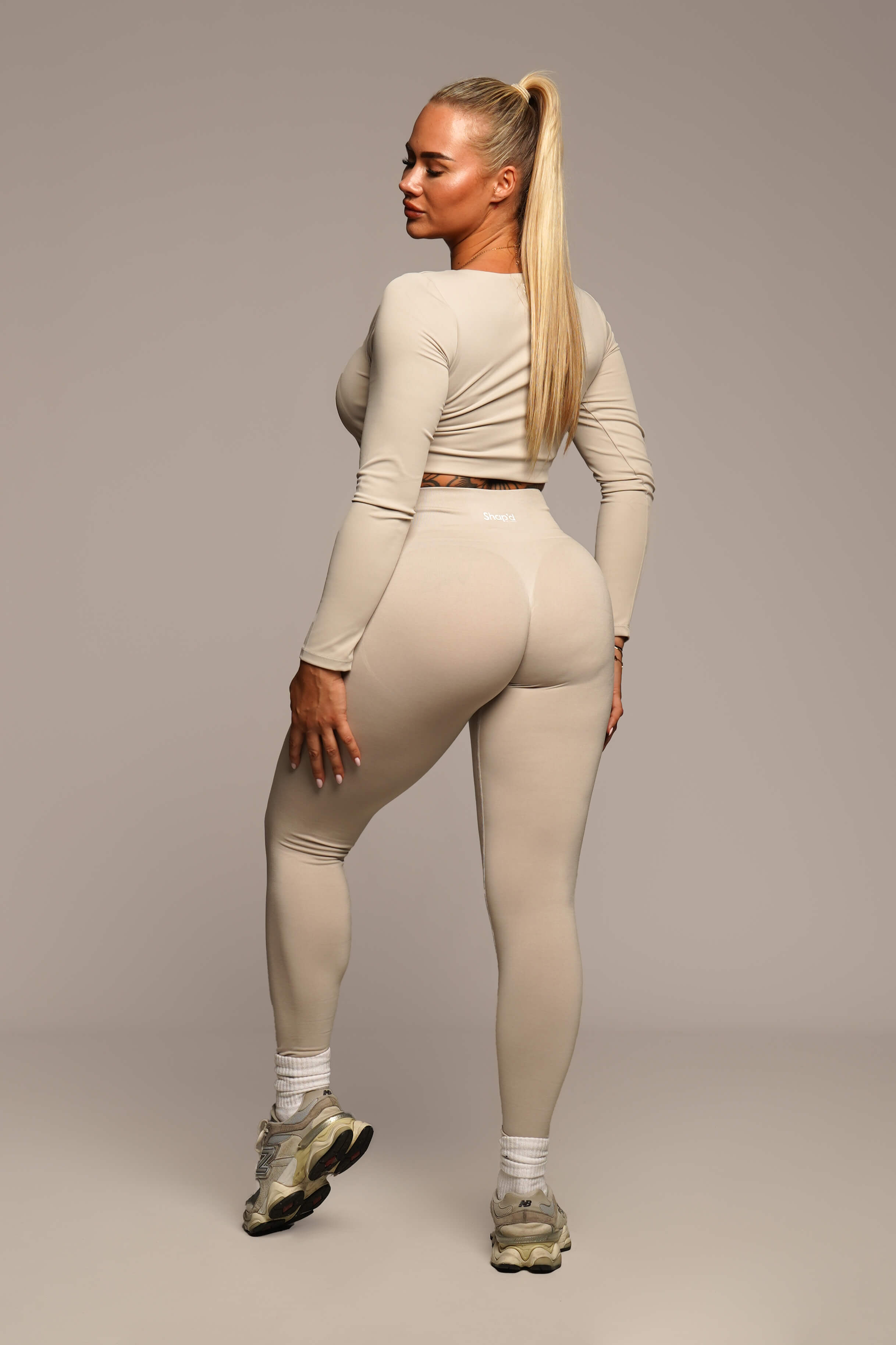 PERFORMANCE CROP LONG SLEEVE main